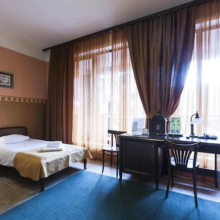 Fort Hotel