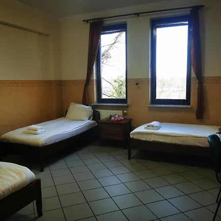 Fort Hotel מלון 3*