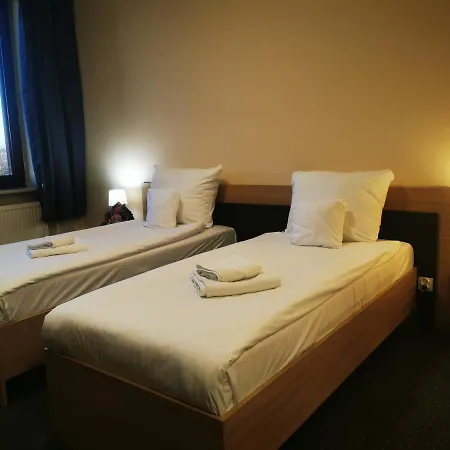 Fort Hotel מלון ורשה