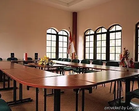 מלון Fort Hotel ורשה