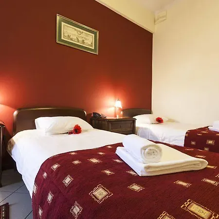 Fort Hotel מלון 3*